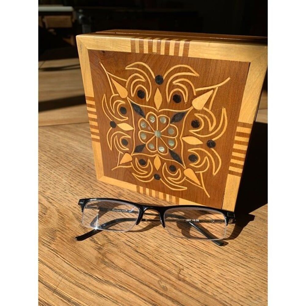 Wood Keepsake Jewelry Box Inlaid Shell Mosiac Hinged Box 4"x4" EUC